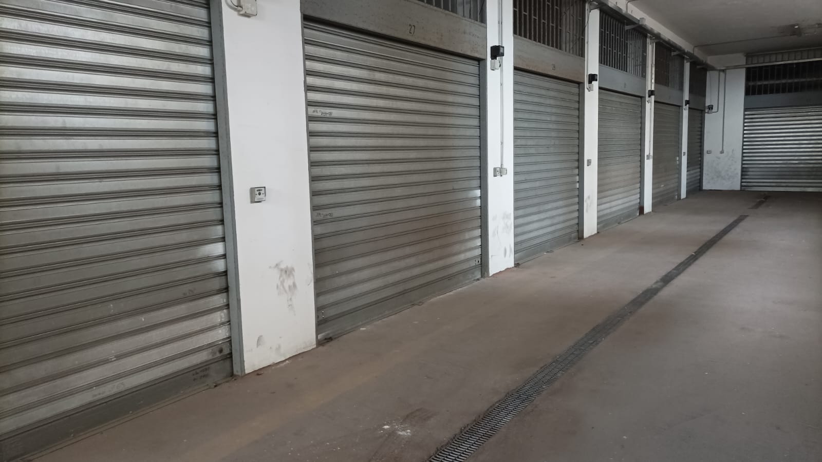 Box auto di varie quadrature con serranda elettrica e CPI — foto 2
