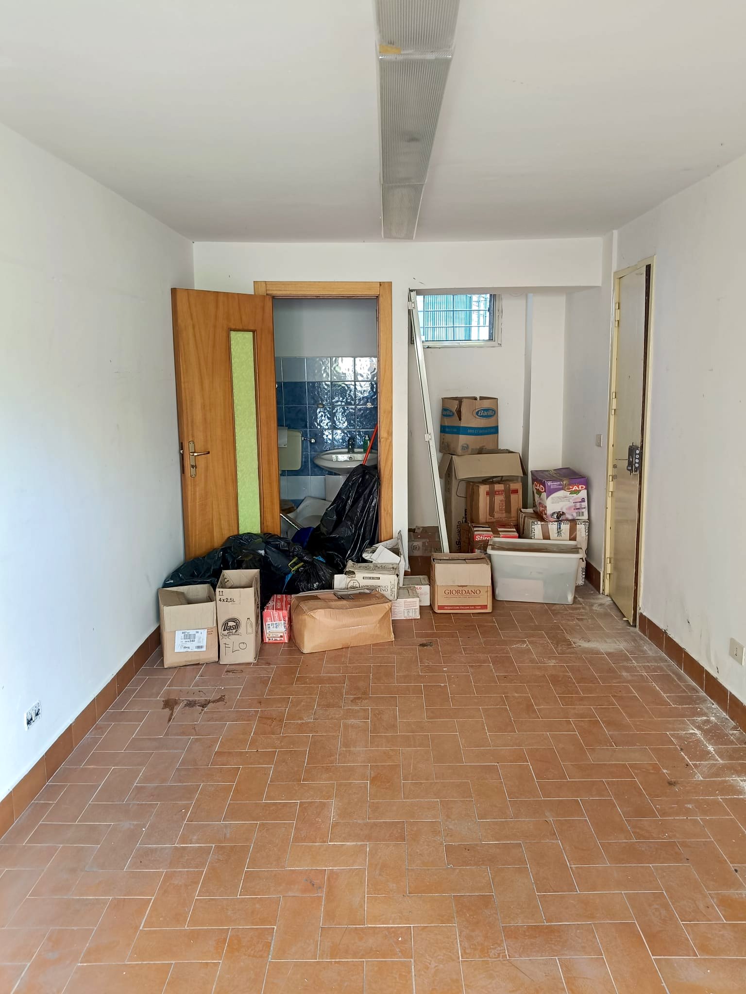 Ampio box auto con ottima manovrabilità — foto 3