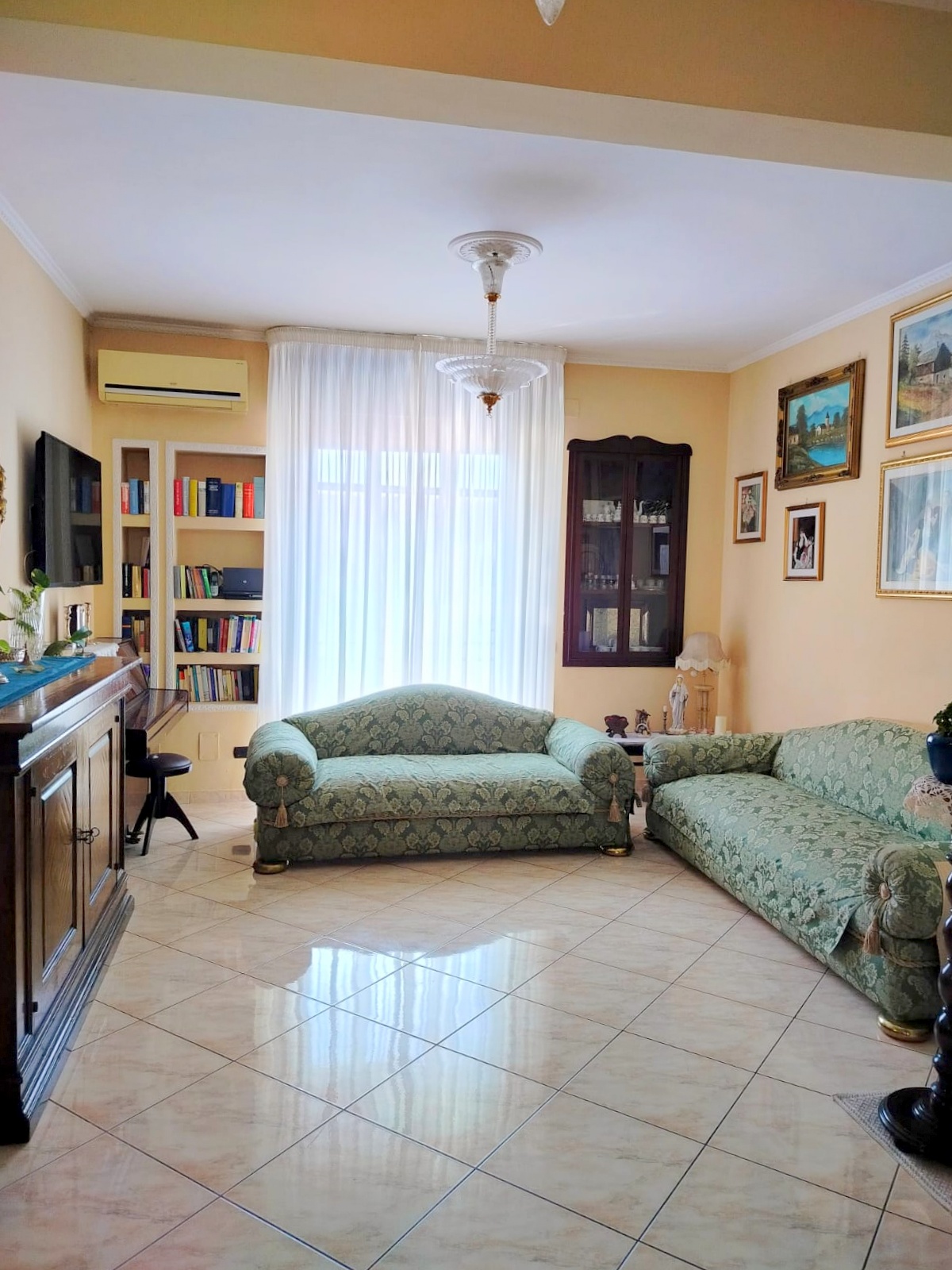 Ampio trilocale signorile con doppi balconi e cantina — foto 10